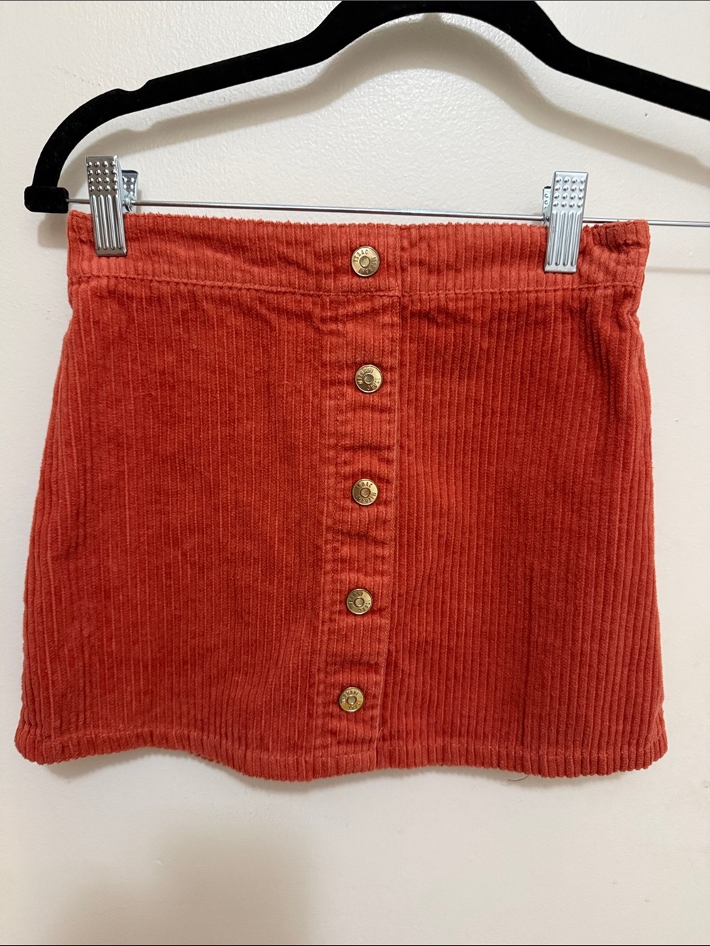 Isaac Mizrahi accent Button-Front Corduroy Mini Skirt in Rust Orange